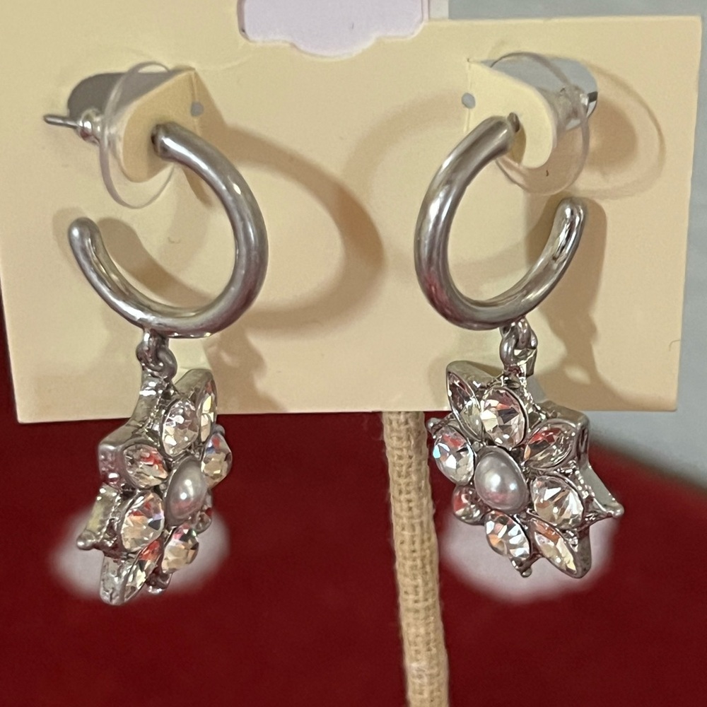 NWT Patricia Nash Elegant, Silver Floral Earrings #PNER